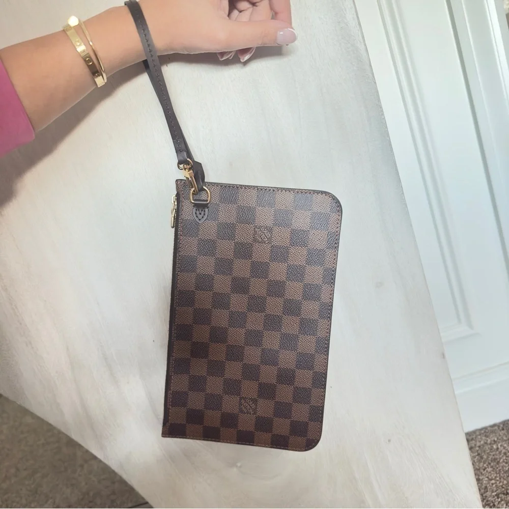 NWOT Authentic Louis Vuitton Authentic Damier Ebene Pouch Wristlet Wallet